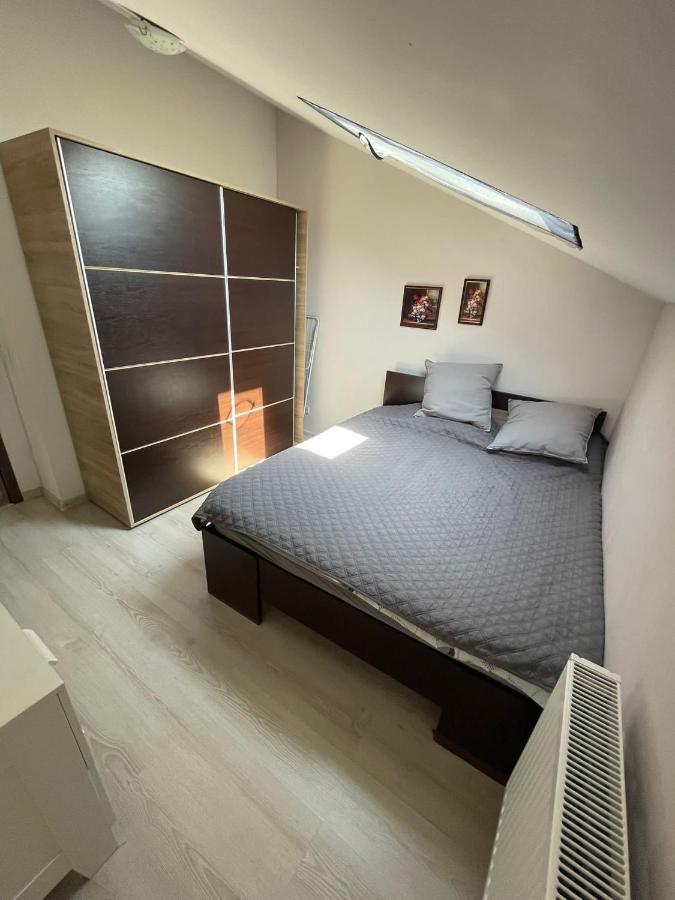 Apartament 2 Camere Chiajna Екстер'єр фото