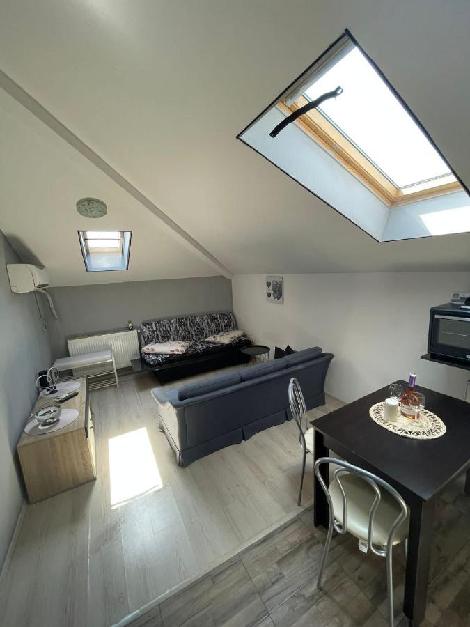 Apartament 2 Camere Chiajna Екстер'єр фото